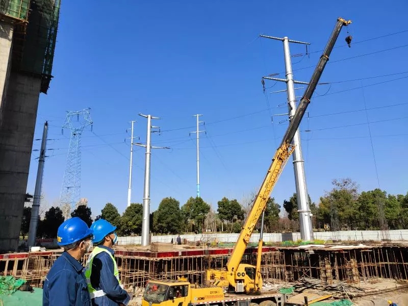 徐工吊車(chē)保障漯河供電公司施工安全和輸電線路安全運(yùn)行