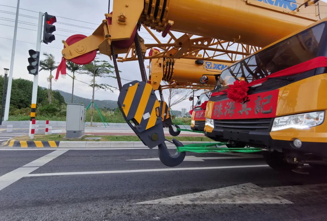 徐工起重機“豪華車隊”